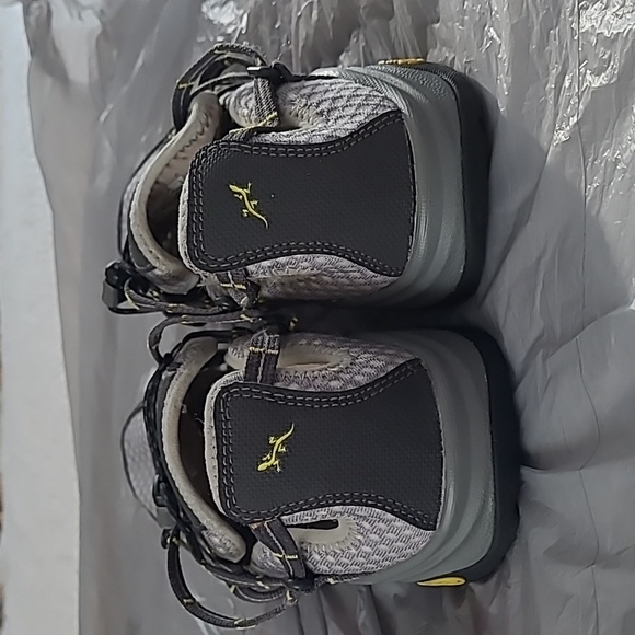 Women's Chaco Size 9 Water Shoes. Used. - Picture 3 of 6